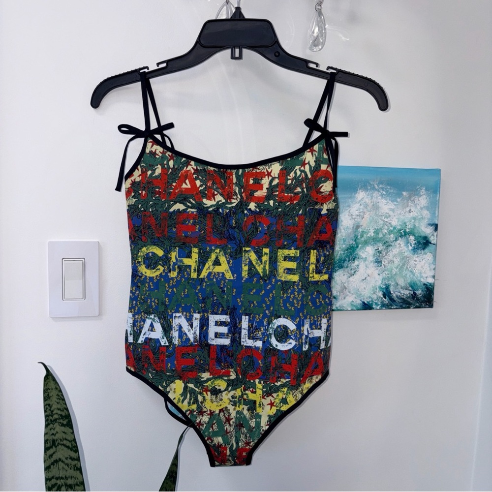 CHANEL 26M Runway  COCO BEACH  CC logo Swimsuit Size 38 NEW/Receipt